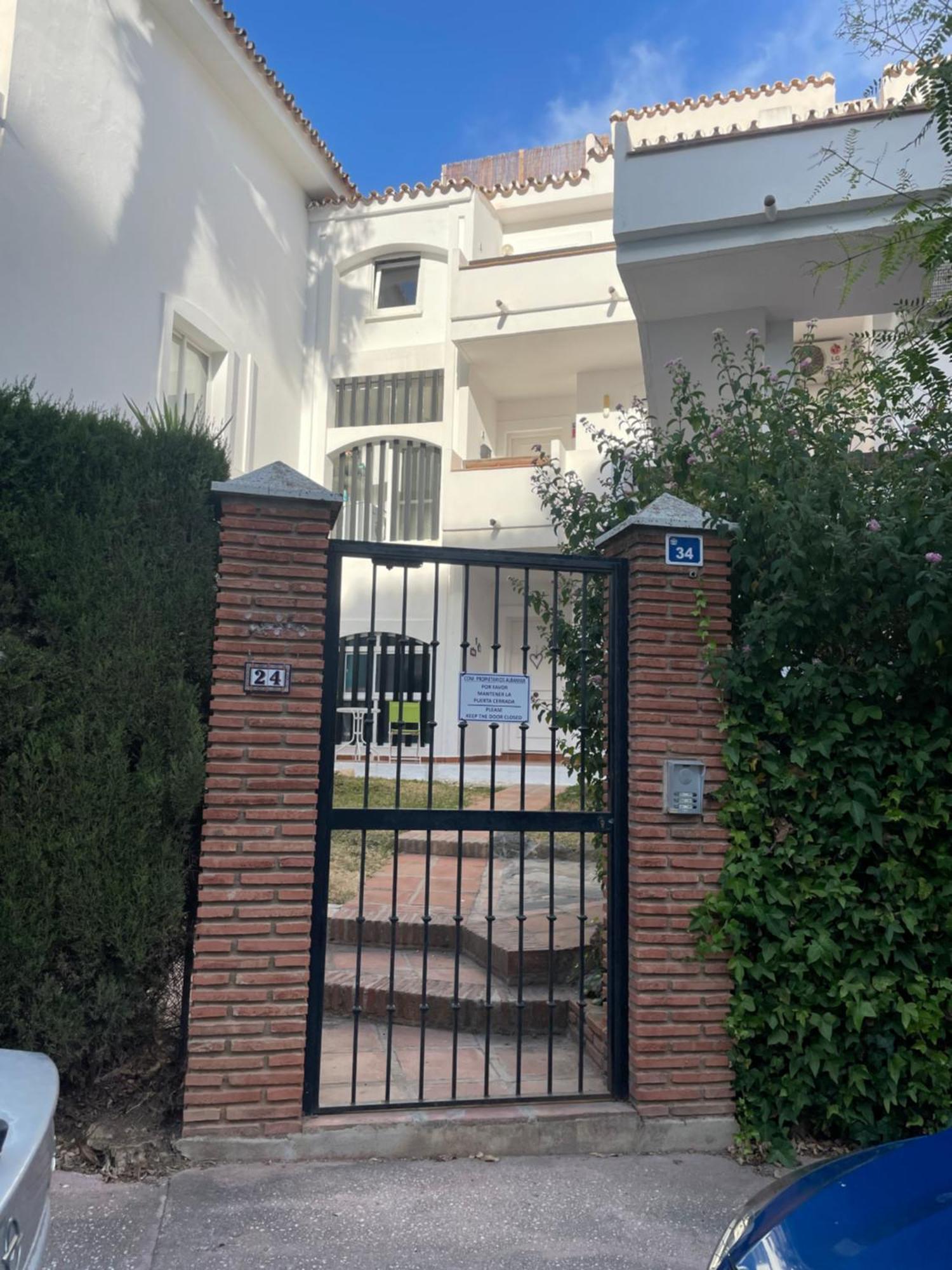 Two Bedroom, Two Bathroom, Balcony, Pool Area, View Appartement