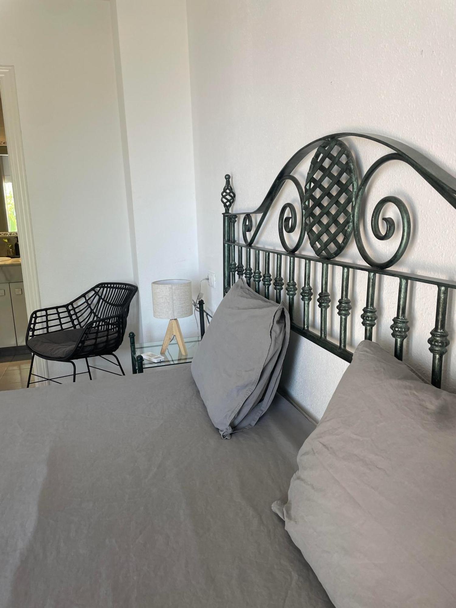 Appartement Two Bedroom, Two Bathroom, Balcony, Pool Area, View *