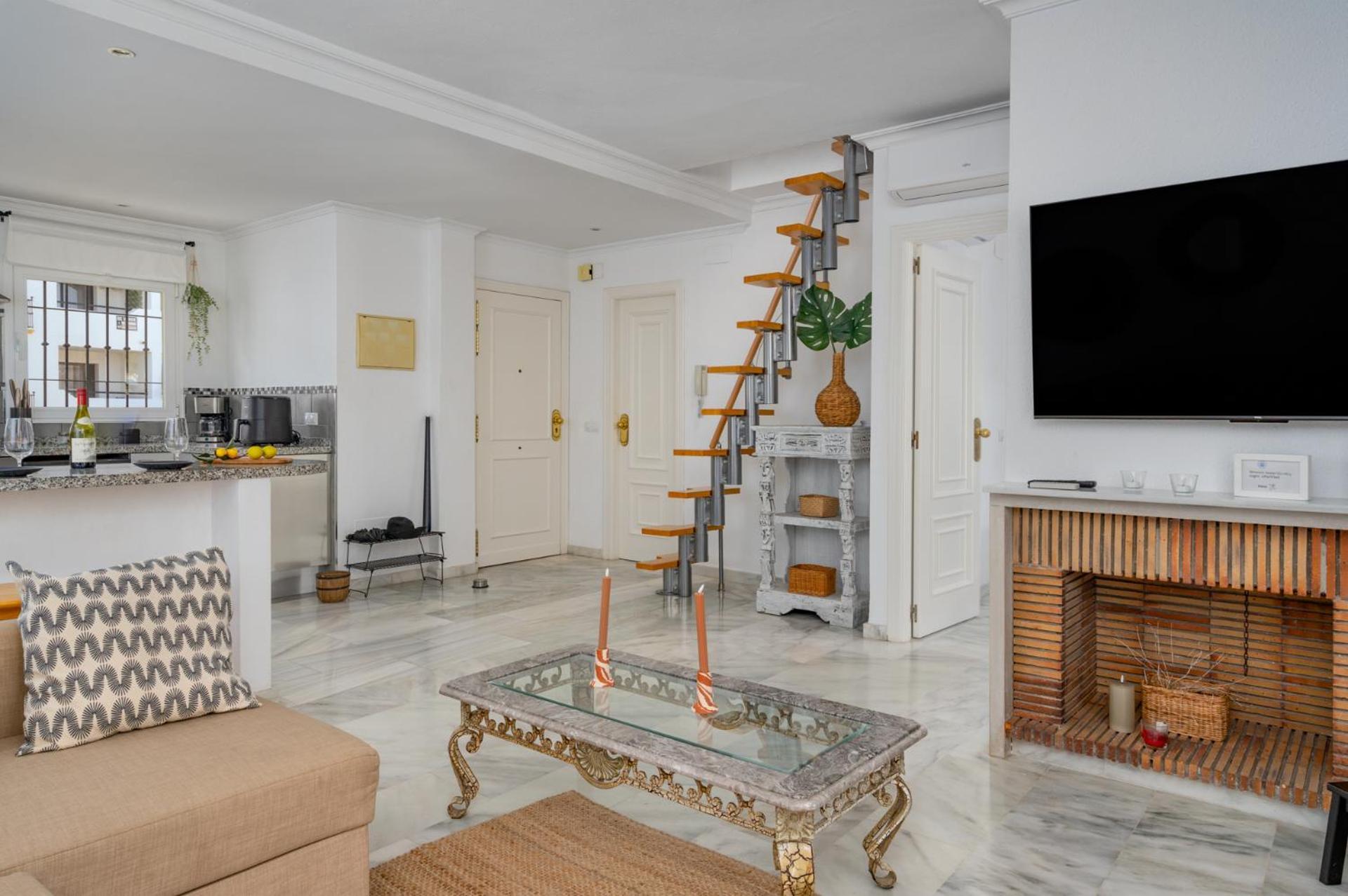 Two Bedroom, Two Bathroom, Balcony, Pool Area, View Appartement