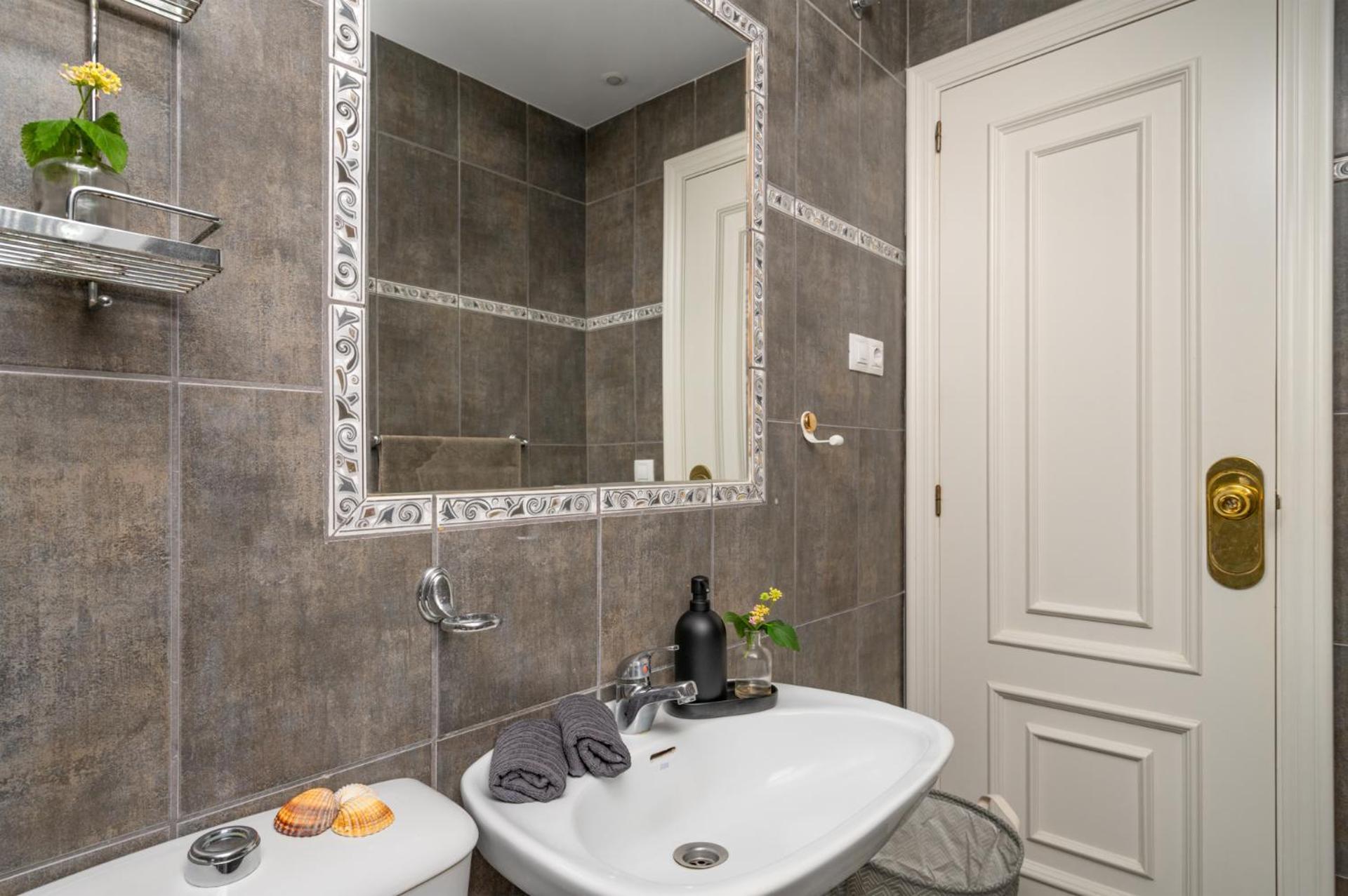 Two Bedroom, Two Bathroom, Balcony, Pool Area, View Appartement