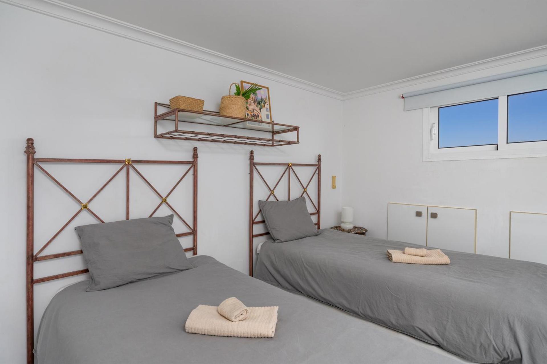 Two Bedroom, Two Bathroom, Balcony, Pool Area, View Appartement Málaga